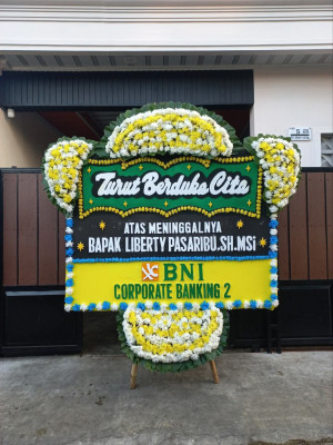 Papan Bunga Duka di Kudamati