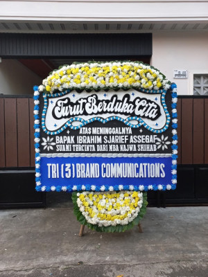 Papan Bunga Duka di Kudamati